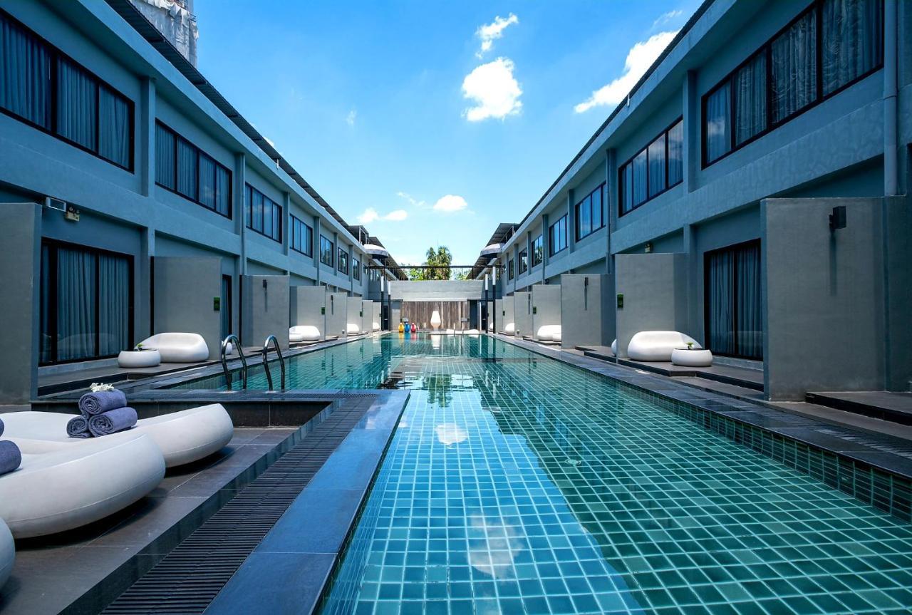 S Ratchada Leisure Hotel - Sha Plus Banguecoque Exterior foto The swimming pool at the hotel