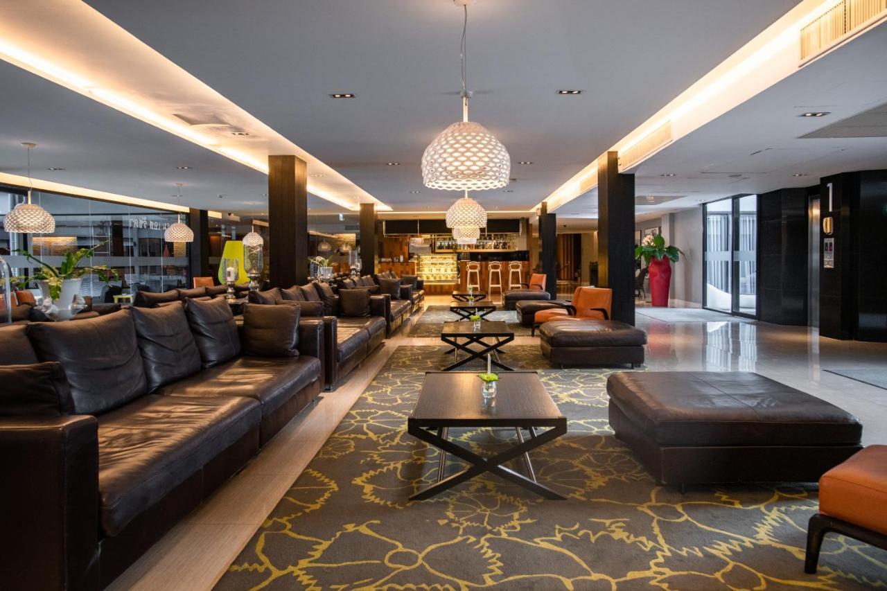 S Ratchada Leisure Hotel - Sha Plus Banguecoque Exterior foto The lobby of the hotel