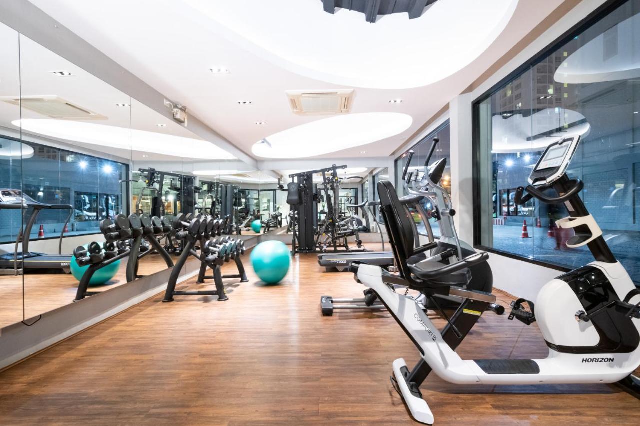 S Ratchada Leisure Hotel - Sha Plus Banguecoque Exterior foto The gym at the hotel